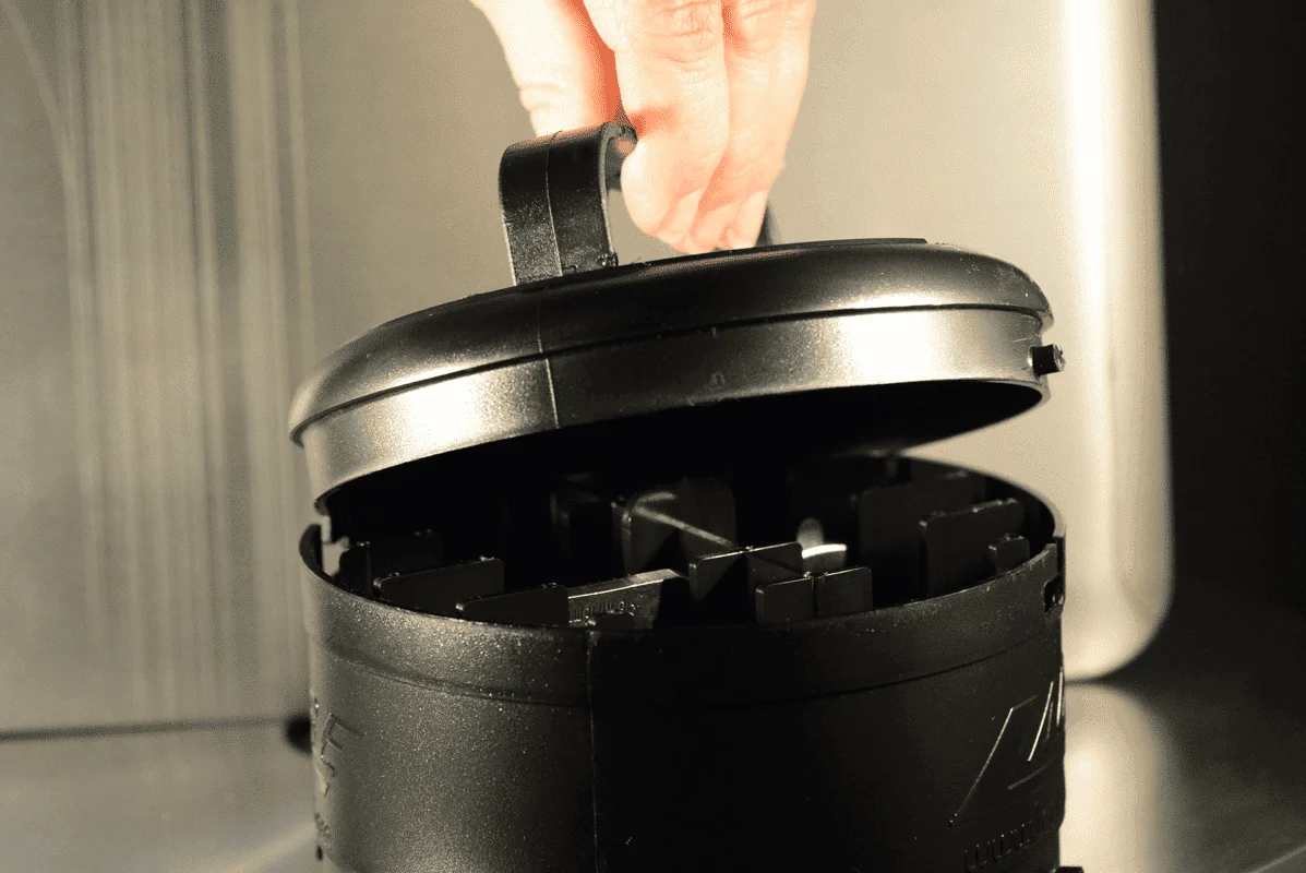 Storage and Disinfecting Caddy for Blades by Mastercut - Image 4